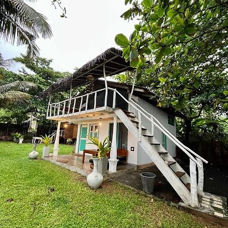 Beach House Kalukatiya - Family Villa, Seaview Room, Garden Room Zuid-Dikwella Buitenkant foto