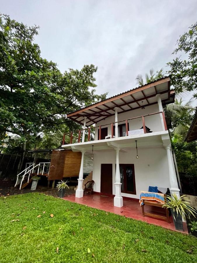 Beach House Kalukatiya - Family Villa, Seaview Room, Garden Room Zuid-Dikwella Buitenkant foto