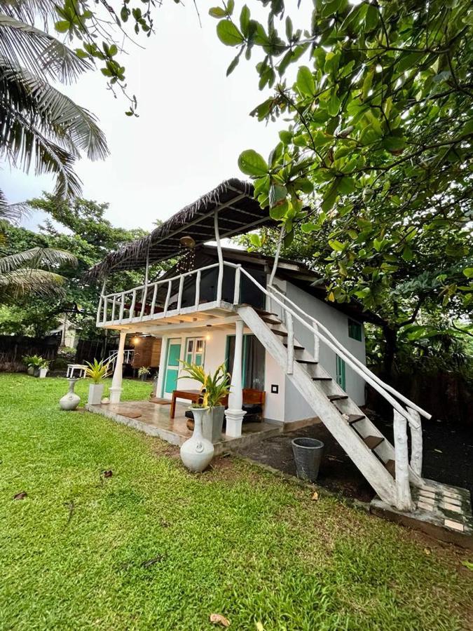Beach House Kalukatiya - Family Villa, Seaview Room, Garden Room Zuid-Dikwella Buitenkant foto