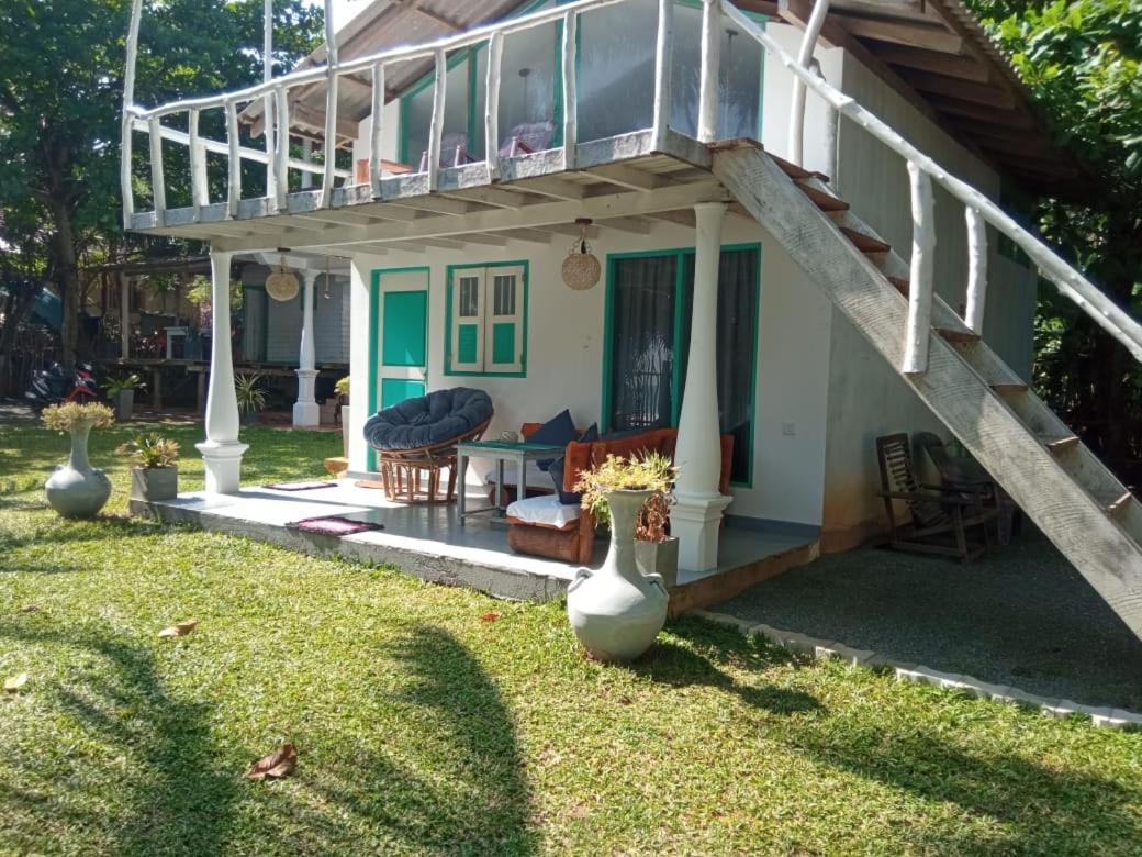 Beach House Kalukatiya - Family Villa, Seaview Room, Garden Room Zuid-Dikwella Buitenkant foto