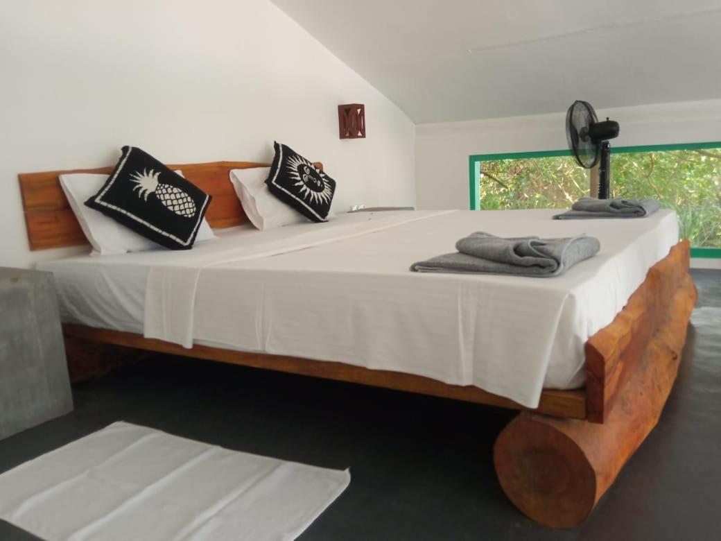 Beach House Kalukatiya - Family Villa, Seaview Room, Garden Room Zuid-Dikwella Buitenkant foto