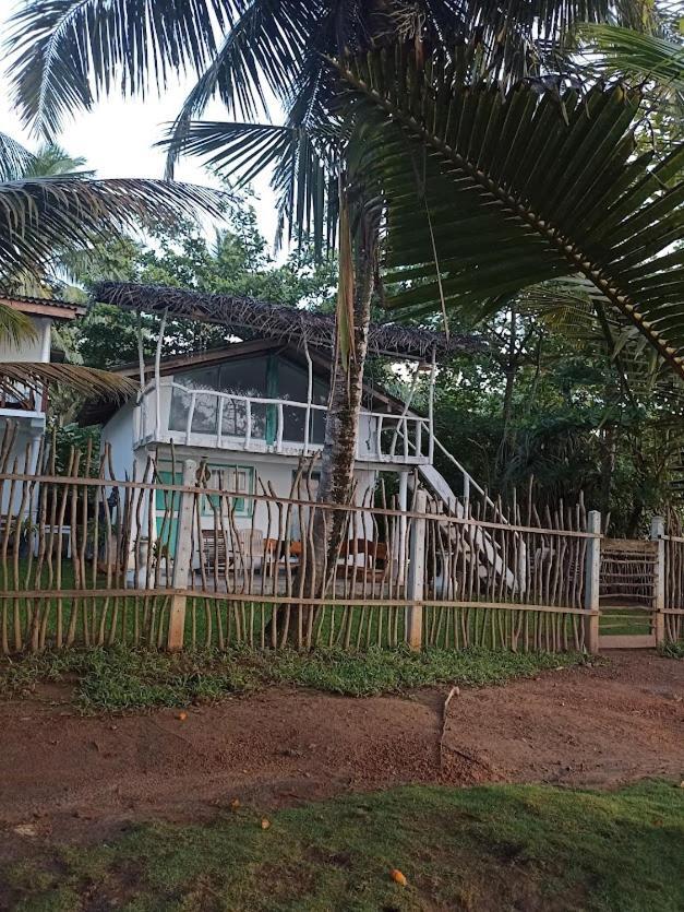 Beach House Kalukatiya - Family Villa, Seaview Room, Garden Room Zuid-Dikwella Buitenkant foto